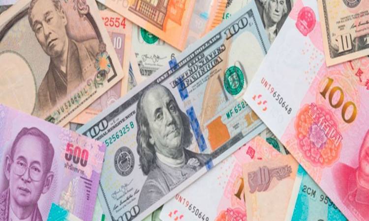 العملات الآسيوية والدولار يتحركان بحذر بعد إقالة ترامب لحاكمة الفيدرالي ليزا كوك